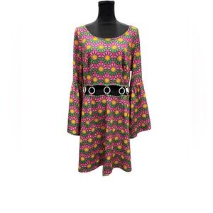 ✨ NWOT Unique Vintage 60s Daisy Bell Sleeve Mini Dress ✨